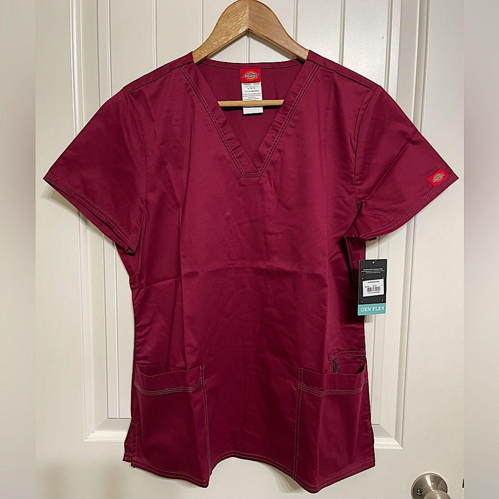 NWT Dickies Gen Flex Women's Black 2-Pocket Stretch V - Neck Top Medical Scrubs